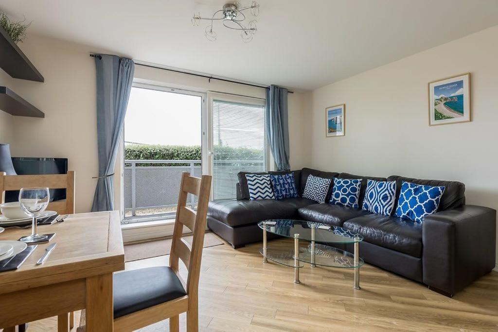 Bay Retreat * Poole